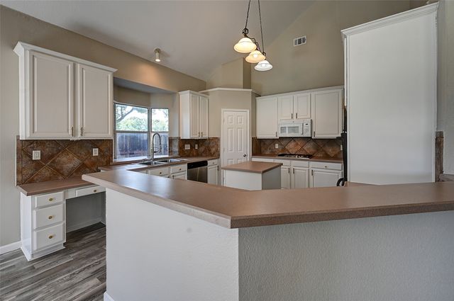7500 Parkgate Drive, Fort Worth, TX 76137