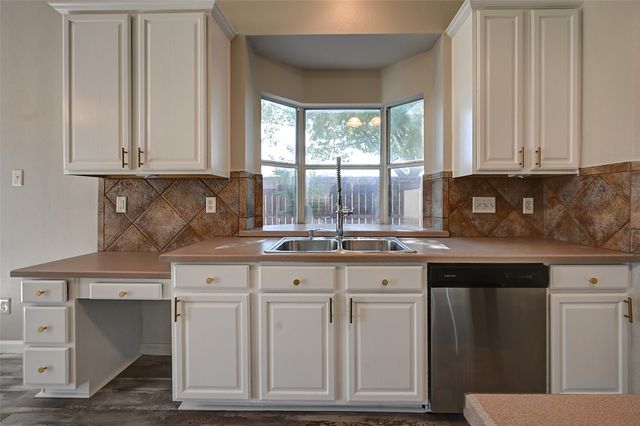 7500 Parkgate Drive, Fort Worth, TX 76137