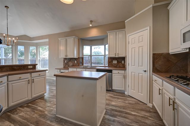 7500 Parkgate Drive, Fort Worth, TX 76137
