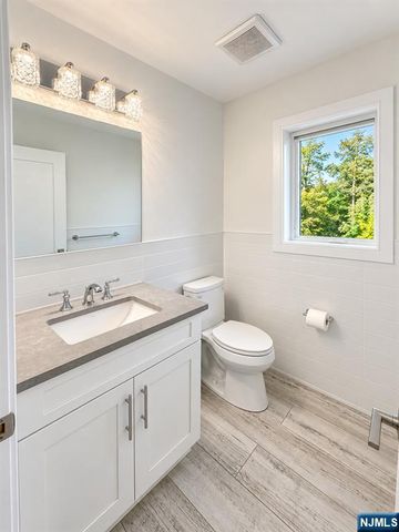 2195 Linwood Avenue, Fort Lee, NJ 07024