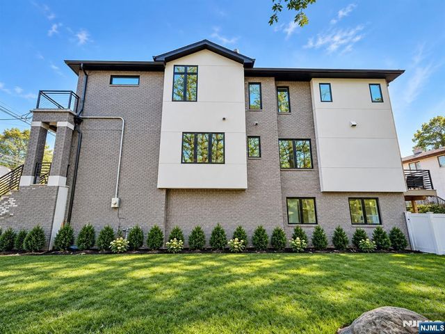 2195 Linwood Avenue, Fort Lee, NJ 07024