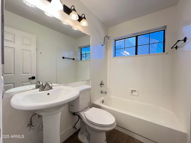 625 N 38TH Street N, Mesa, AZ 85205