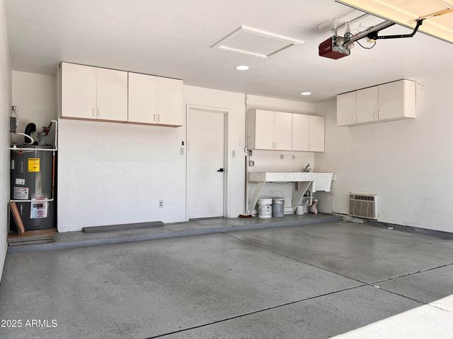 625 N 38TH Street N, Mesa, AZ 85205