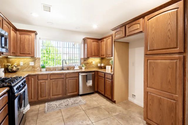 7714 Grand Avenue, Yucca Valley, CA 92284