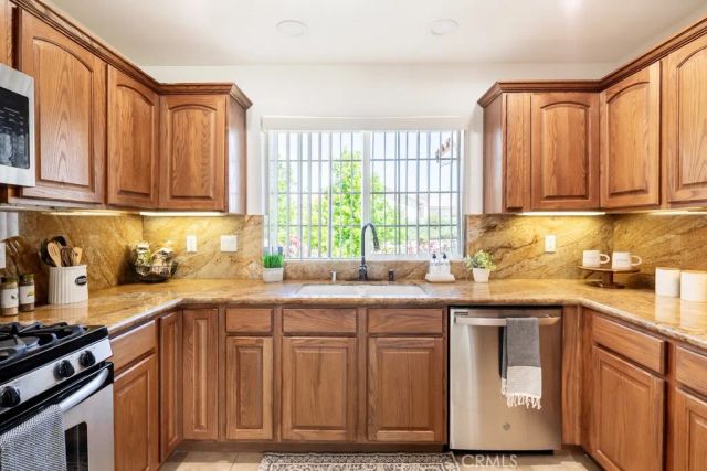 7714 Grand Avenue, Yucca Valley, CA 92284