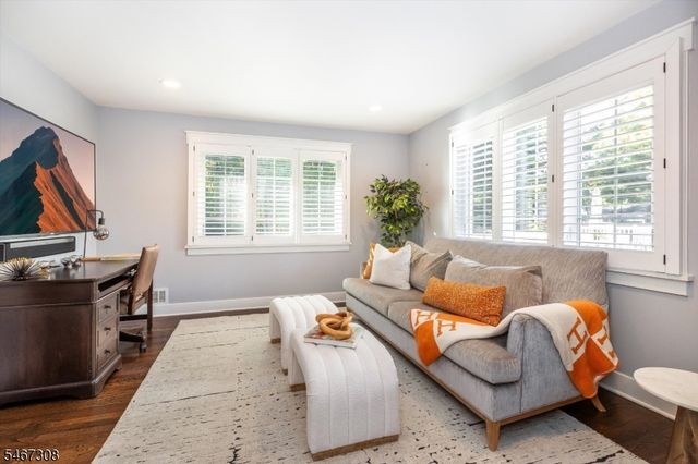 4 Walton Ln, Livingston Twp., NJ 07039