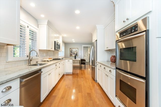 4 Walton Ln, Livingston Twp., NJ 07039