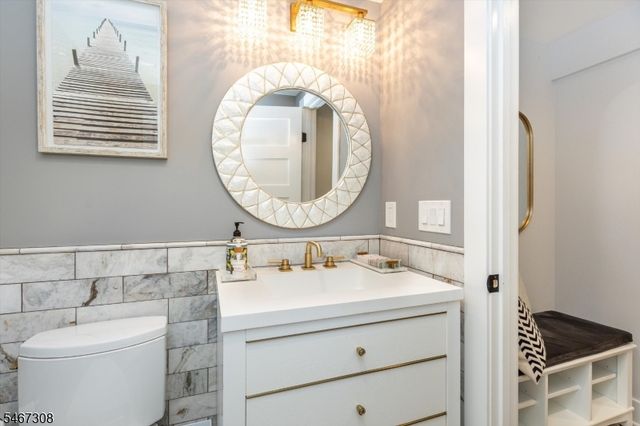 4 Walton Ln, Livingston Twp., NJ 07039