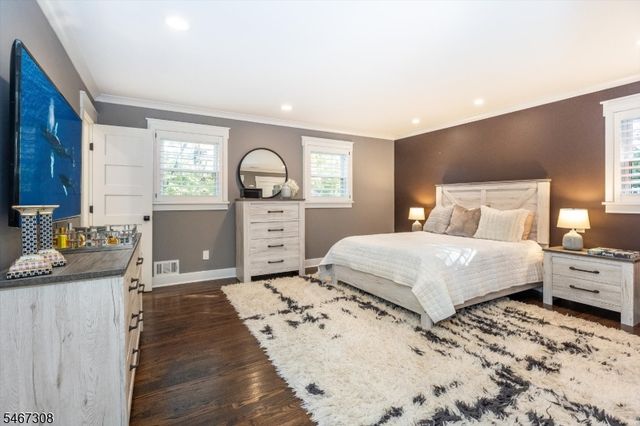 4 Walton Ln, Livingston Twp., NJ 07039