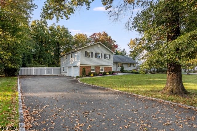 4 Walton Ln, Livingston Twp., NJ 07039
