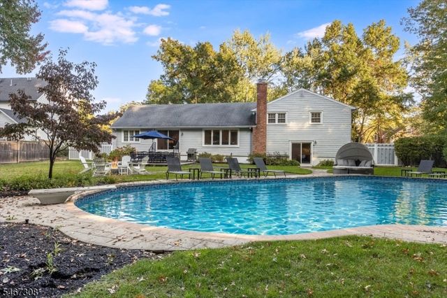 4 Walton Ln, Livingston Twp., NJ 07039