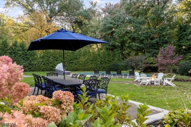 4 Walton Ln, Livingston Twp., NJ 07039