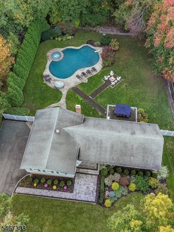 4 Walton Ln, Livingston Twp., NJ 07039