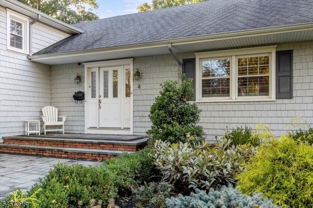 4 Walton Ln, Livingston Twp., NJ 07039