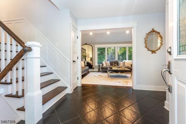 4 Walton Ln, Livingston Twp., NJ 07039