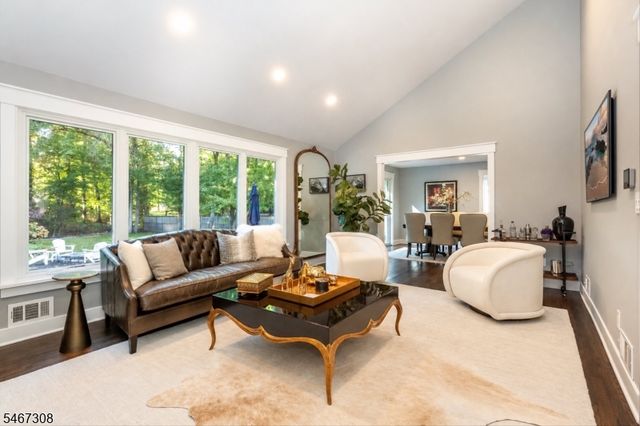4 Walton Ln, Livingston Twp., NJ 07039