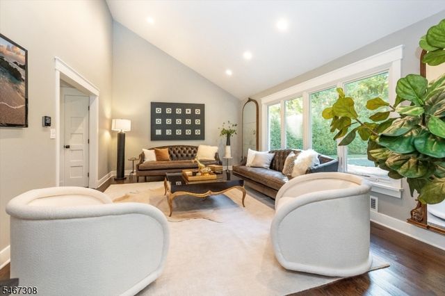 4 Walton Ln, Livingston Twp., NJ 07039