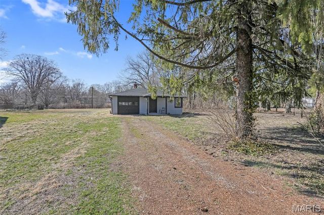 6 Irma Lane, Fairview Heights, IL 62208