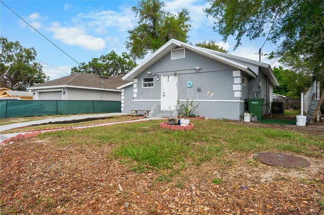 221 AVENUE L NE, Winter Haven, FL 33881
