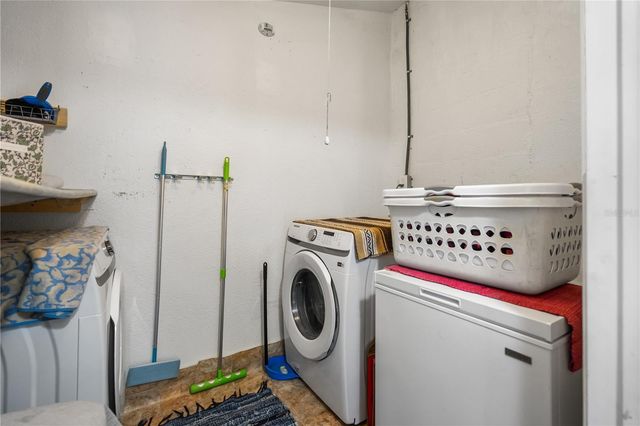 221 AVENUE L NE, Winter Haven, FL 33881