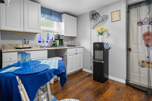 221 AVENUE L NE, Winter Haven, FL 33881