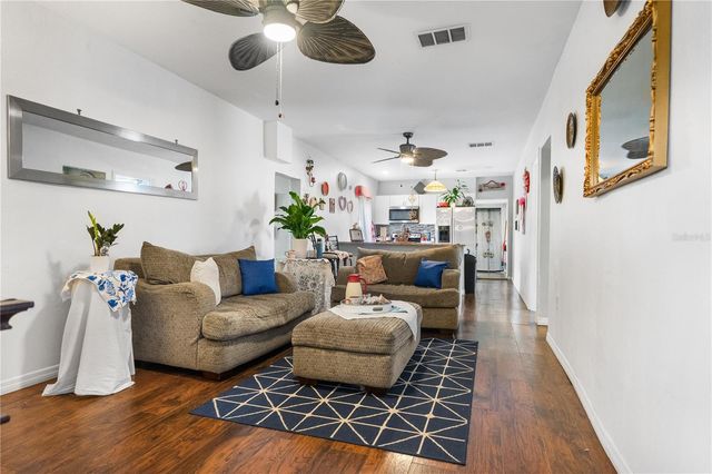 221 AVENUE L NE, Winter Haven, FL 33881