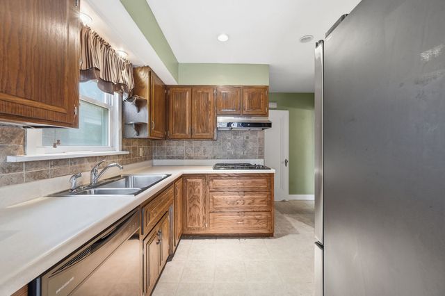 1061 Pacific AVENUE, Brackenridge, PA 15014