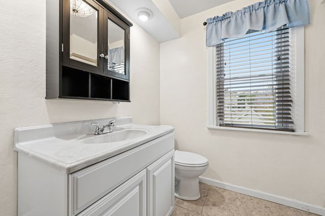 1061 Pacific AVENUE, Brackenridge, PA 15014
