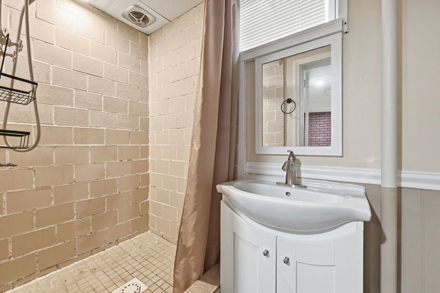 1061 Pacific AVENUE, Brackenridge, PA 15014
