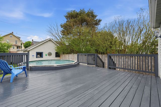 1061 Pacific AVENUE, Brackenridge, PA 15014
