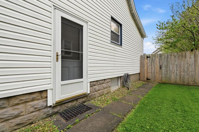 1061 Pacific AVENUE, Brackenridge, PA 15014