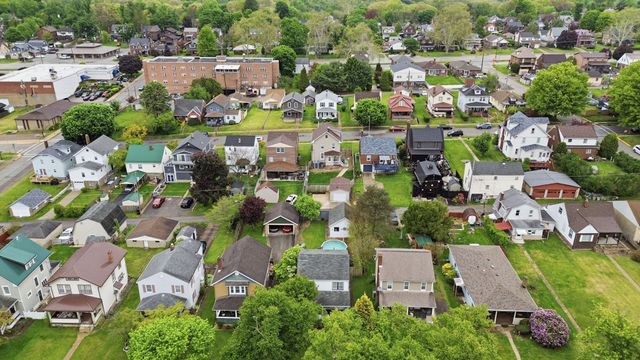1061 Pacific AVENUE, Brackenridge, PA 15014