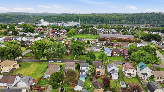 1061 Pacific AVENUE, Brackenridge, PA 15014
