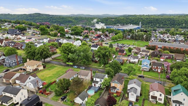 1061 Pacific AVENUE, Brackenridge, PA 15014