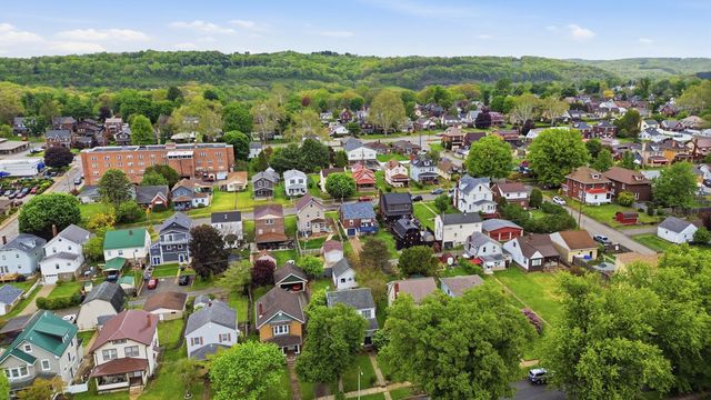 1061 Pacific AVENUE, Brackenridge, PA 15014