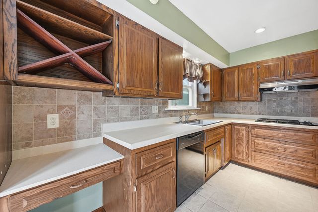 1061 Pacific AVENUE, Brackenridge, PA 15014