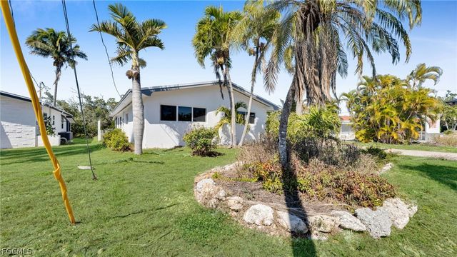 465 Donora BLVD, Fort Myers Beach, FL 33931