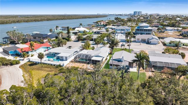 465 Donora BLVD, Fort Myers Beach, FL 33931