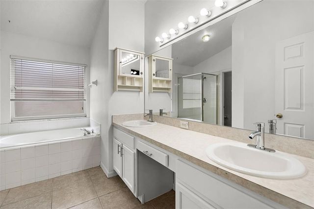 142 STONEGATE PASS, Davenport, FL 33897