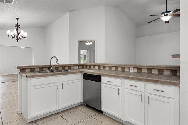 142 STONEGATE PASS, Davenport, FL 33897
