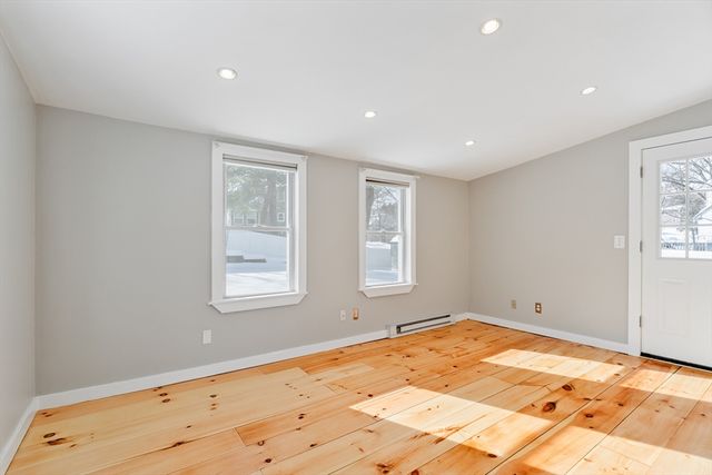 9 Pearl St, Walpole, MA 02081