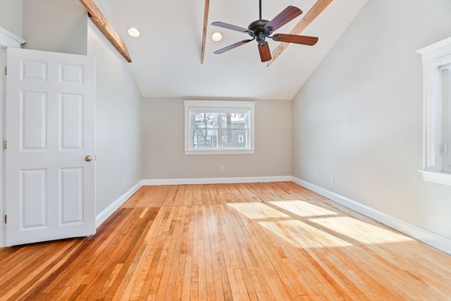 9 Pearl St, Walpole, MA 02081