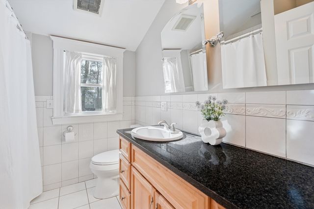 9 Pearl St, Walpole, MA 02081