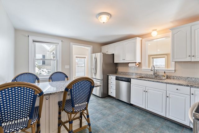 9 Pearl St, Walpole, MA 02081