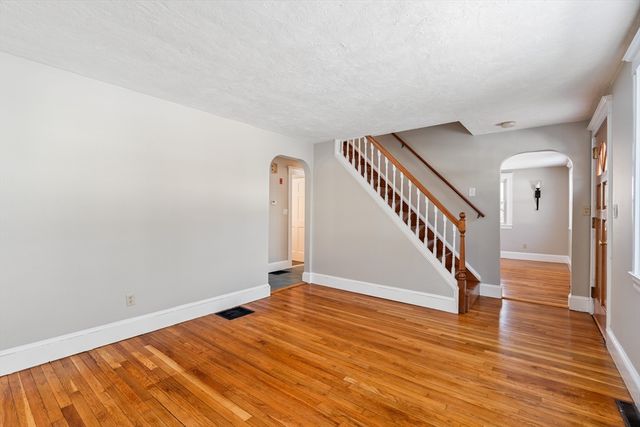 9 Pearl St, Walpole, MA 02081