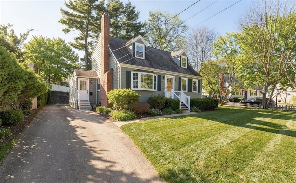 9 Pearl St, Walpole, MA 02081