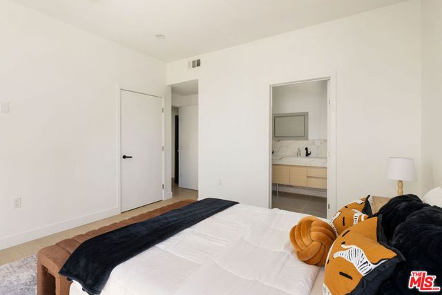 1294 S Citrus Avenue, Los Angeles, CA 90019