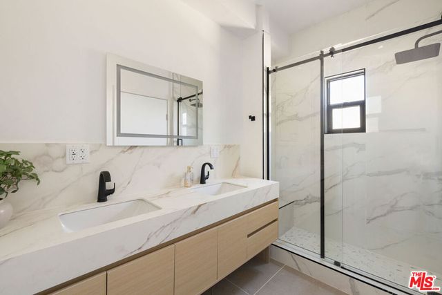 1294 S Citrus Avenue, Los Angeles, CA 90019