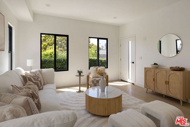 1294 S Citrus Avenue, Los Angeles, CA 90019
