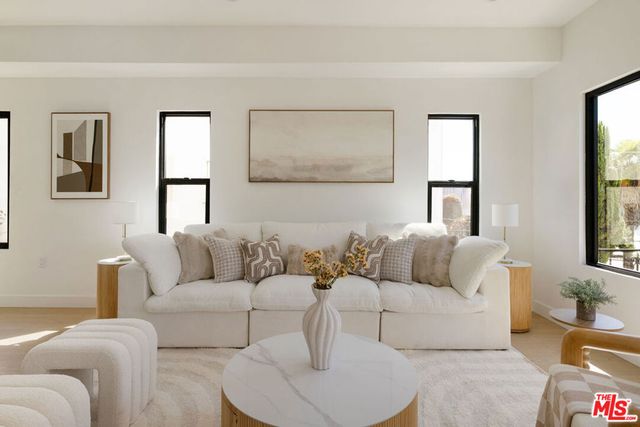 1294 S Citrus Avenue, Los Angeles, CA 90019